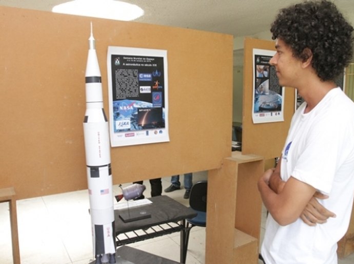 Semana Mundial do Espaço atrai estudantes interessados em astronomia