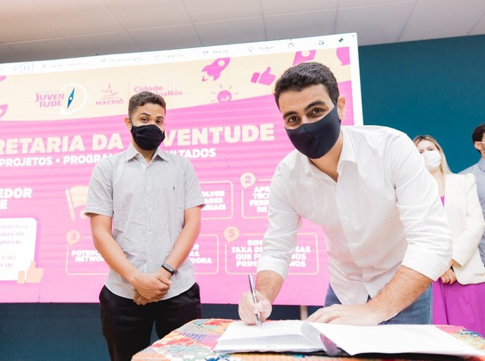 Chã Preta: prefeitura entrega tablets para agentes comunitários de saúde