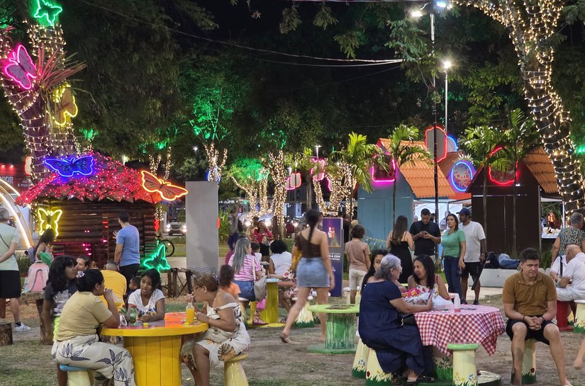 Abertura da Vila Encantada reúne centenas de famílias no Parque do Centenário
