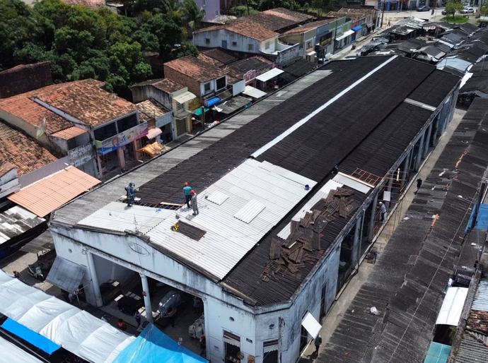 Prefeitura de Penedo reforma cobertura do Pavilhão da Farinha