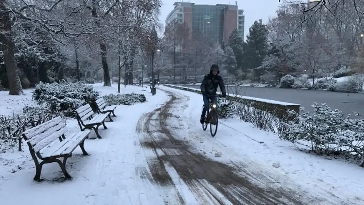 Voltou o inverno na Europa? Região do Piemonte, no norte da Itália, é afetada por forte chuva de granizo