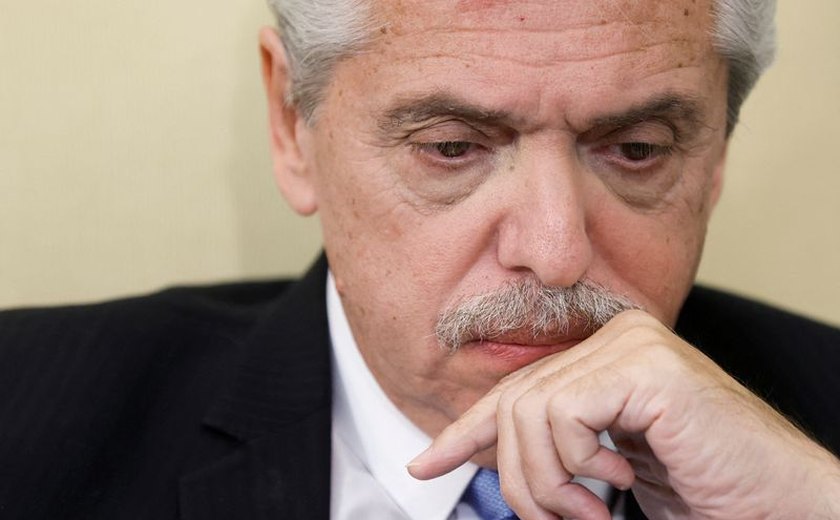 Fernández diz a site que olho roxo em ex-mulher é tratamento cosmético contra ruga