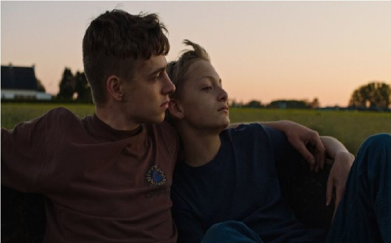 ‘Close’ revela, em detalhes sutis, os altos e baixos do amadurecer