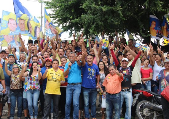 Arapiraca: Tarcizo Freire realizou grande caminhada no bairro Primavera