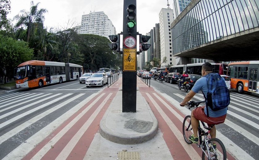 Modelo de financiamento do transporte está obsoleto, dizem gestores