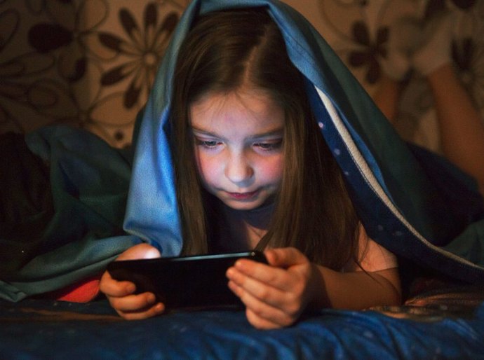 Uso excessivo de telas impactam o desenvolvimento infantil