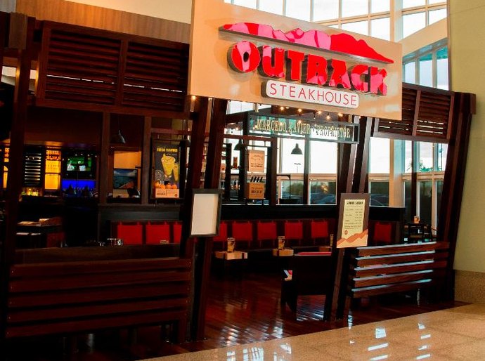 Outback aposta em novas opções e novo formato no menu infantil para encantar a criançada