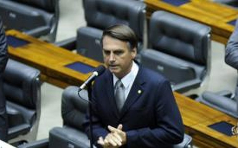 PGR denuncia Bolsonaro ao Supremo por incitação ao crime de estupro