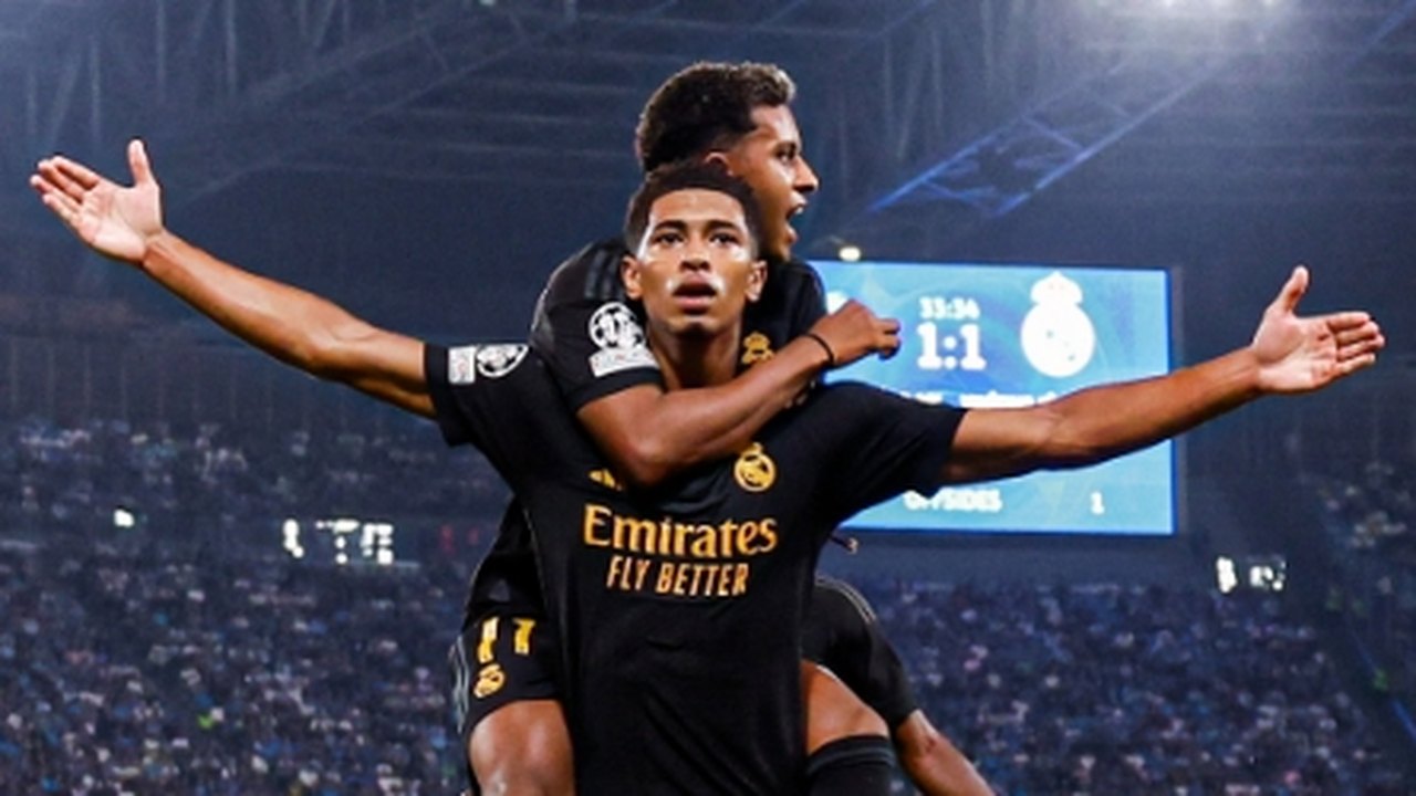 Em grande jogo, Real Madrid derrota Napoli com gol contra do goleiro