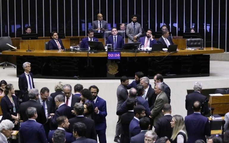 Câmara aprova texto-base do projeto de lei antifacção