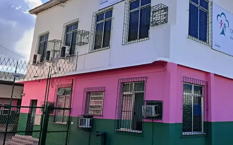 CAMP Mangueira promove debate sobre violência de gênero para jovens e famílias