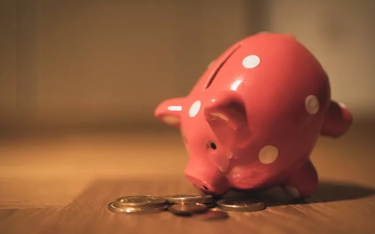 Governo sanciona lei que valida crédito consignado a inscritos no Auxílio Brasil