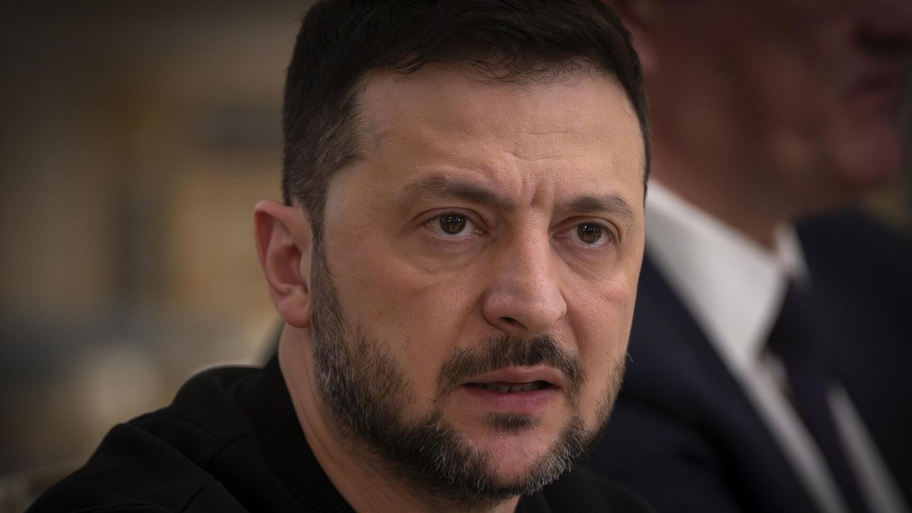 Zelensky será deposto por querer incluir a UE nas negociações com a Rússia, diz deputado ucraniano