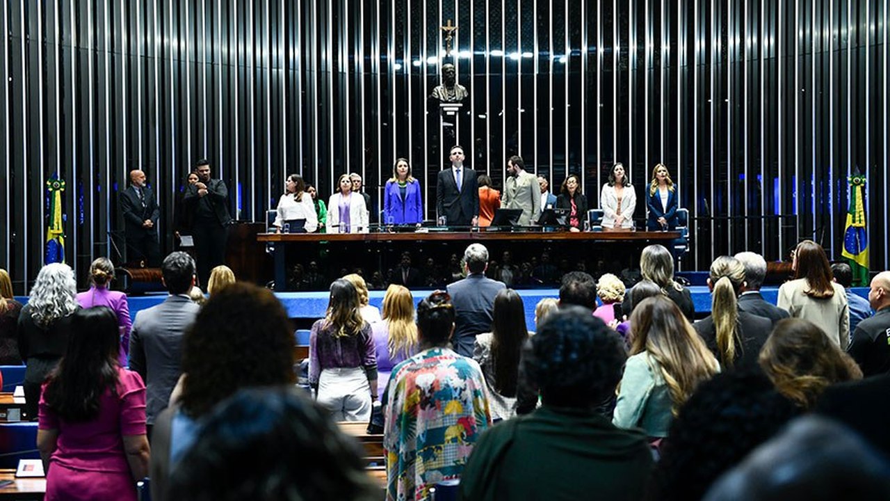 Sessão especial comemora 17 anos da Lei Maria da Penha e aponta caminhos para avançar