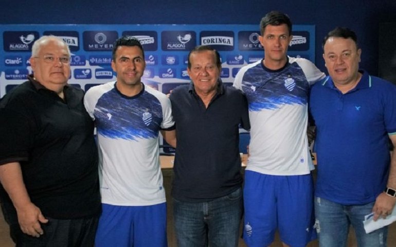 Maurício Barbieri é apresentado como novo técnico do azulão