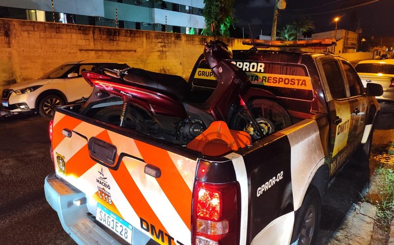 Ciclomotor com registro de roubo é recuperado em operação do DMTT