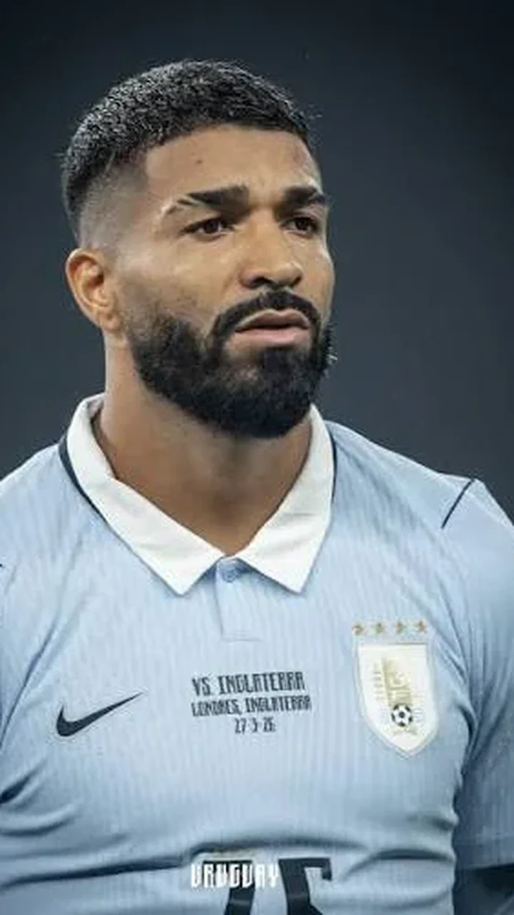 Jogador uruguaio é expulso por tapar a boca no Campeonato Mexicano