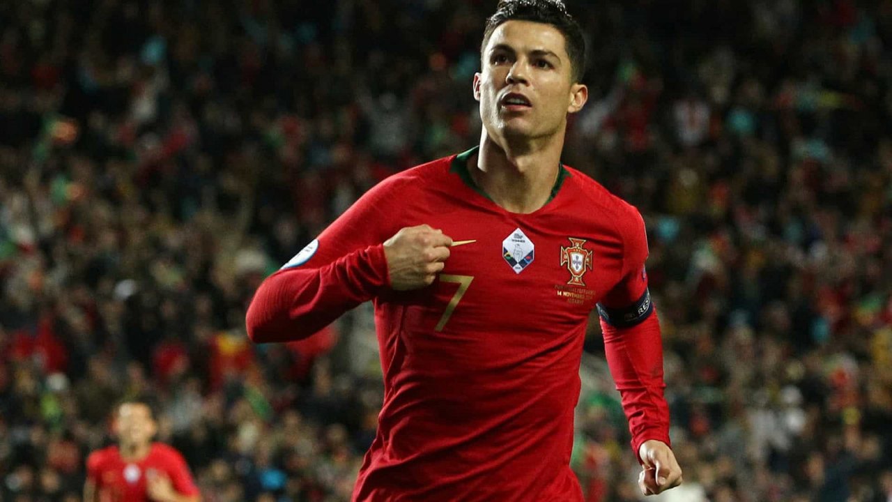 Técnico do Manchester United recua e pode permitir saída de Cristiano Ronaldo