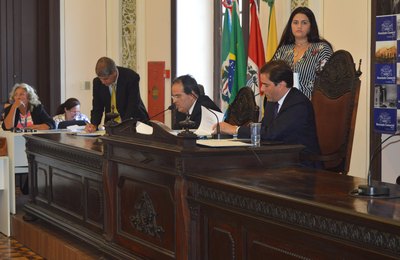 Melhoria da infraestrutura dos bairros é objetivo de requerimentos e indicações dos vereadores  