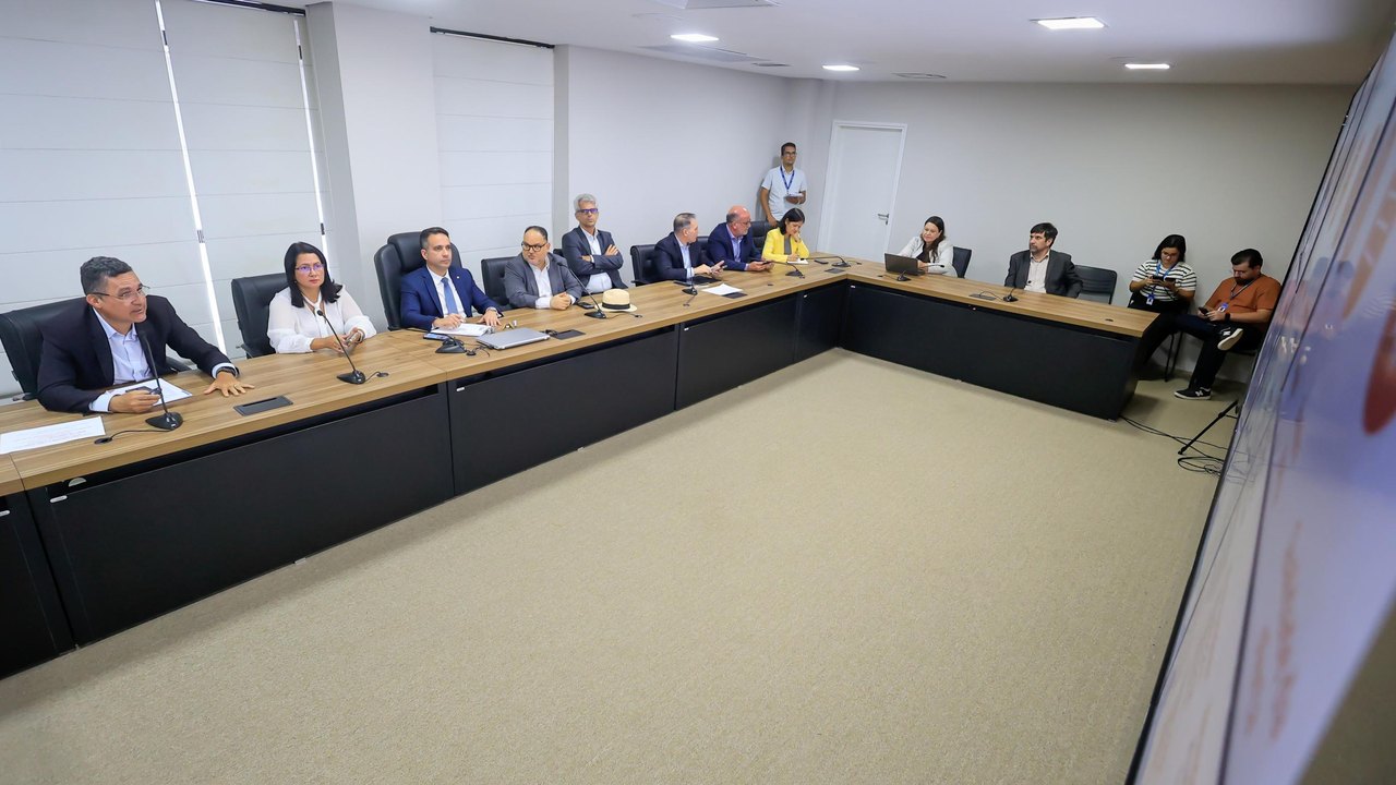 Paulo Dantas e representantes da FGV discutem integração da educação profissional e tecnológica no Ensino Médio