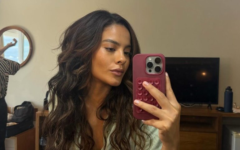 Bella Campos relata processo de cura após abandono materno e depressão: 'Fiquei anestesiada'