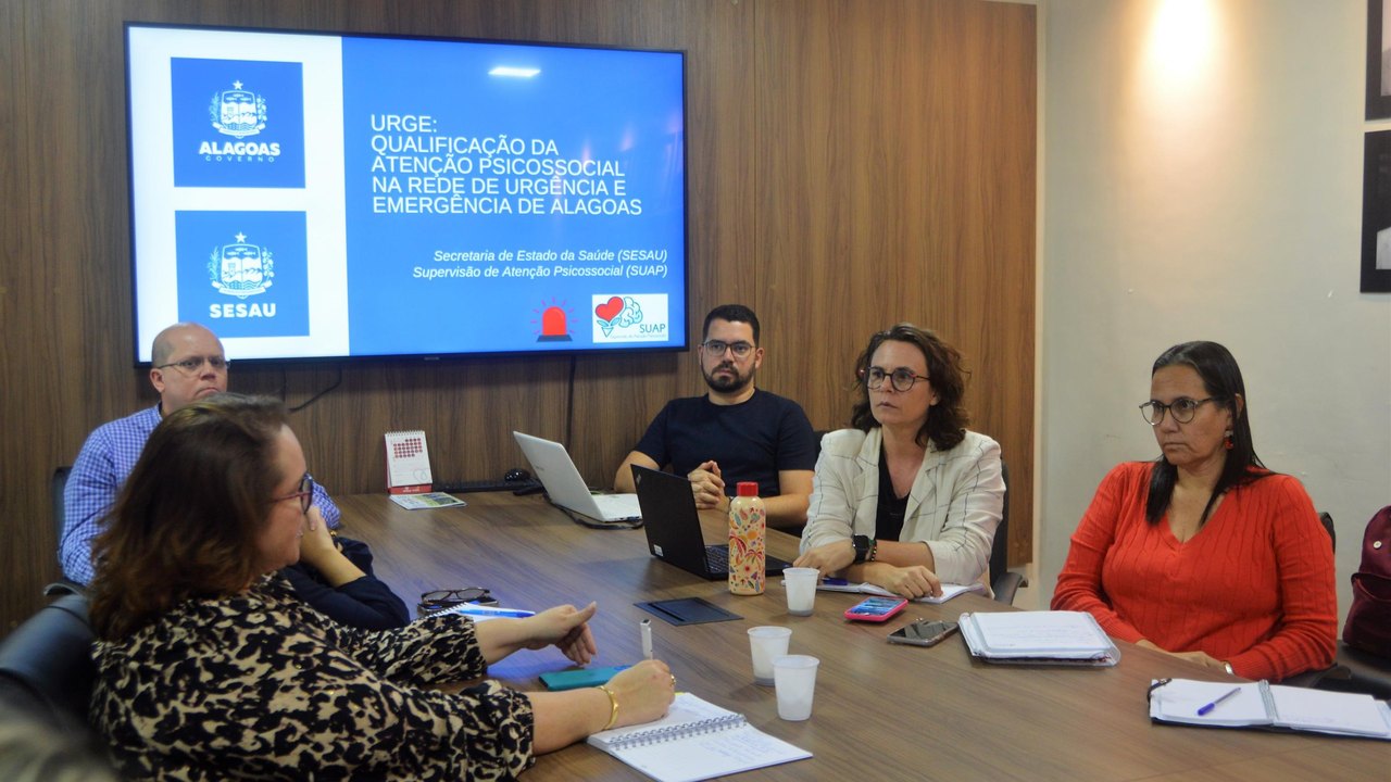 Sesau discute implantação de novos leitos direcionados à saúde mental nos hospitais estaduais