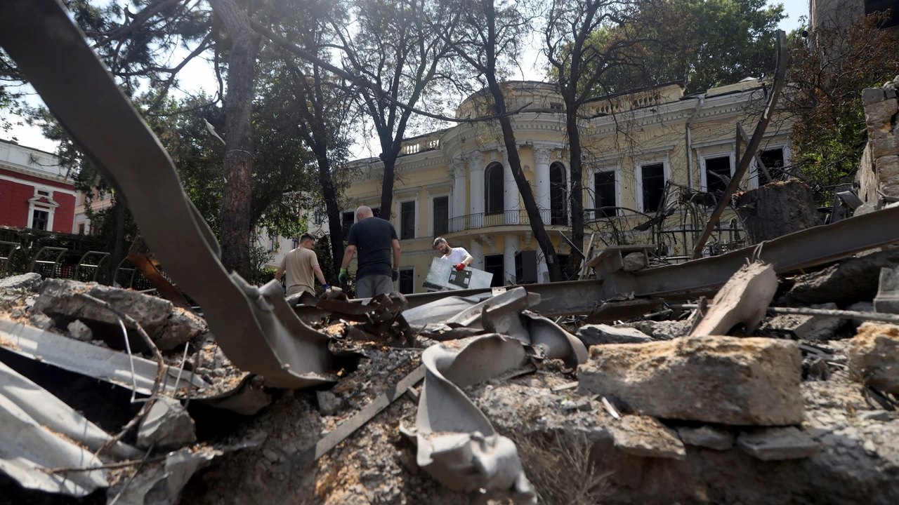 Ucrânia reivindica ataque de drones em Moscou após bombardeios russos