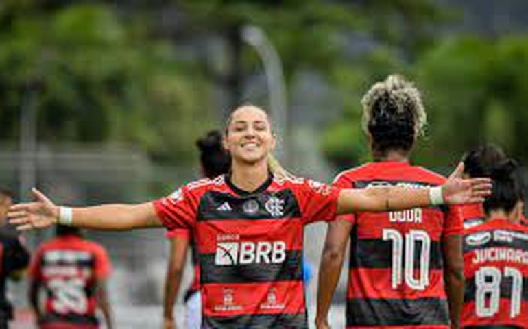 Flamengo vence o São Paulo nos pênaltis e decidirá primeira Copinha feminina contra o Botafogo