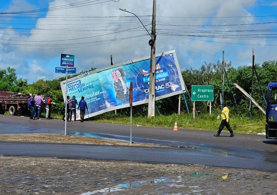 Arapiraca avança na readequação e remoção de outdoors