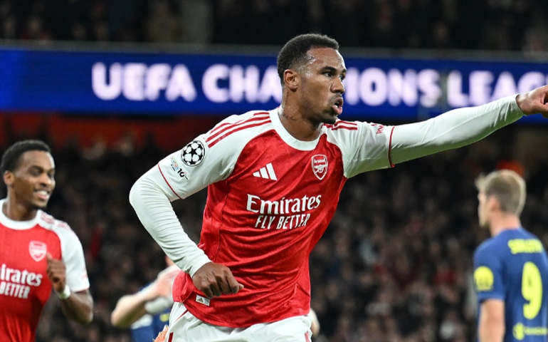 Brasileiros marcam na vitória do Arsenal sobre o Atlético de Madrid; City e Inter também vencem