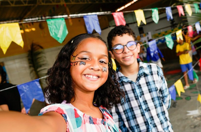 Encerramento do projeto “Nos trilhos do cordel: um arraiá cultural” reúne centenas de estudantes