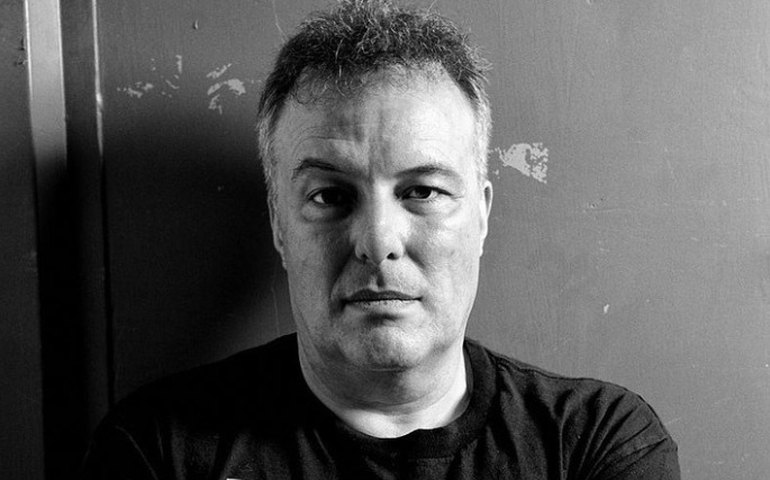 Jello Biafra, ex-vocalista do Dead Kennedys, sofre AVC e é internado