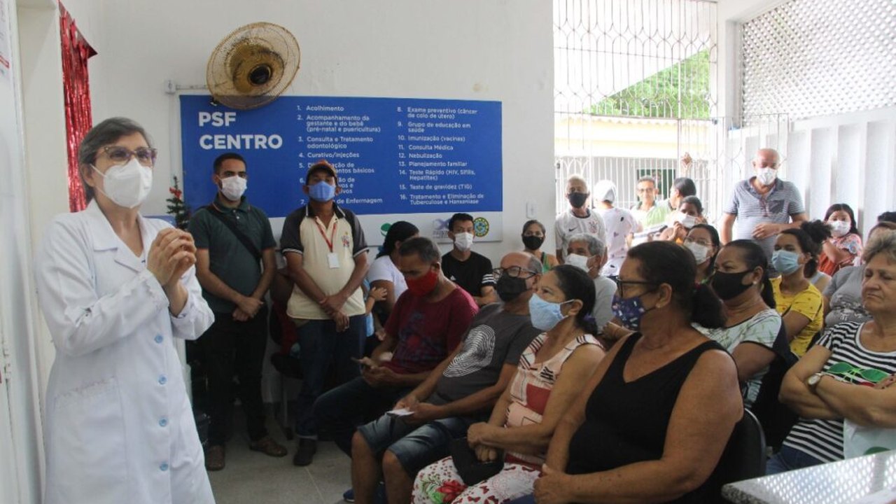 Campanha Dezembro Vermelho conscientiza população de Penedo sobre prevenção contra HIV e ISTs