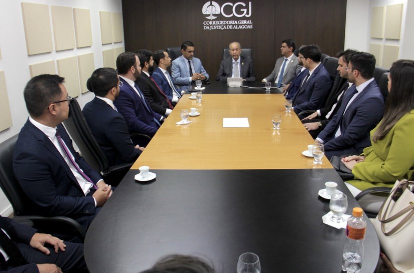 Celyrio Adamastor apresenta atribuições da CGJ aos novos juízes