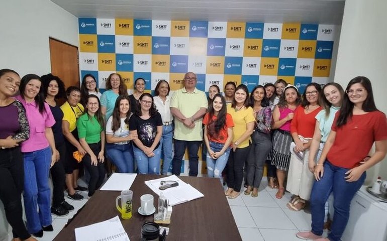 SMTT realiza blitz em homenagem às mulheres