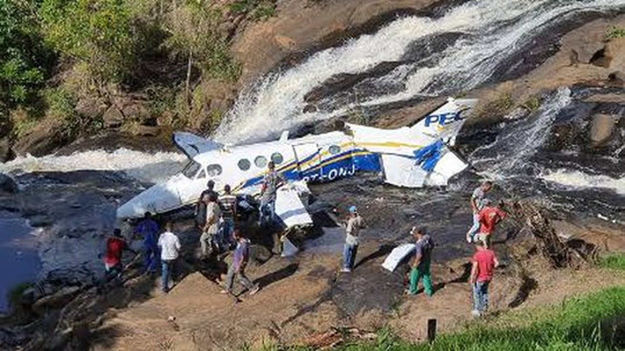 ‘É uma área que todos evitam voar, diz piloto sobre queda do avião de Marília