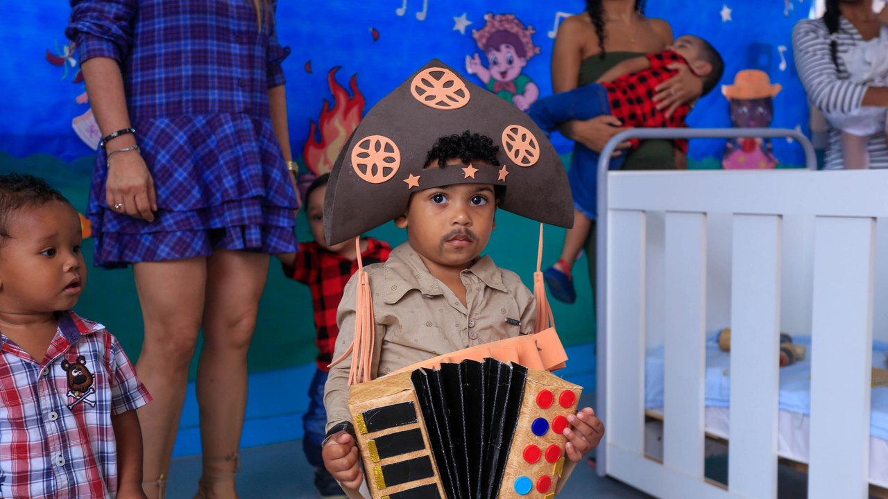 Creche Cria Grota do Cigano promove festa junina para alunos e pais