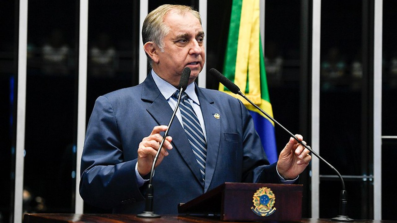 Izalci pede para alterar MP que transfere recursos do Sesc e Senac para Embratur
