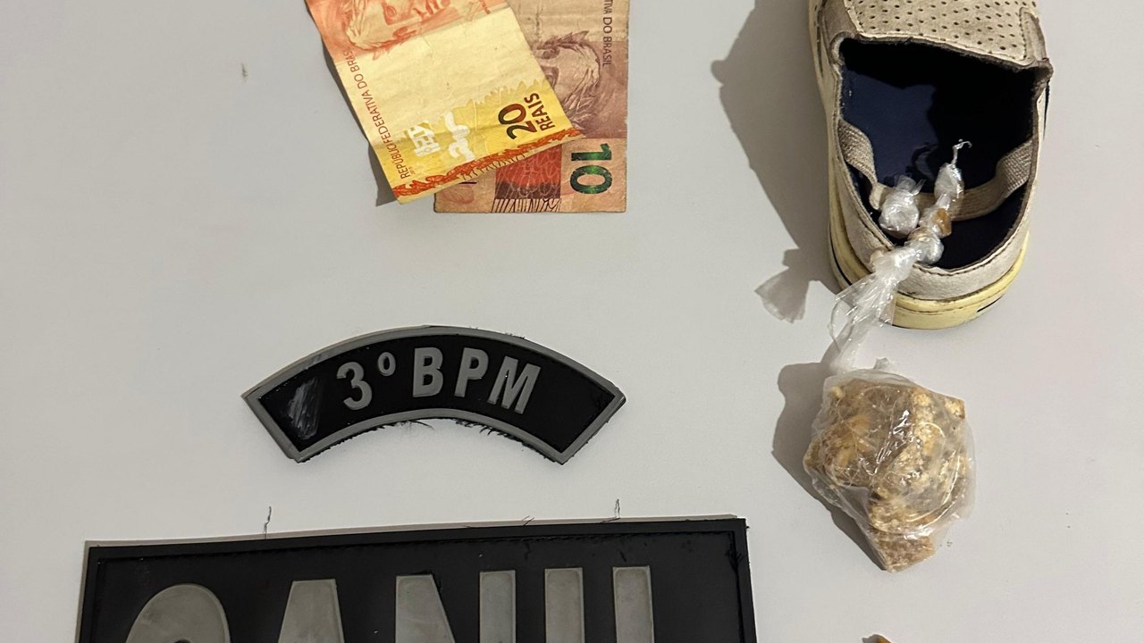 Arma e drogas são apreendidas pela PM durante ocorrências em Arapiraca e Porto Real do Colégio