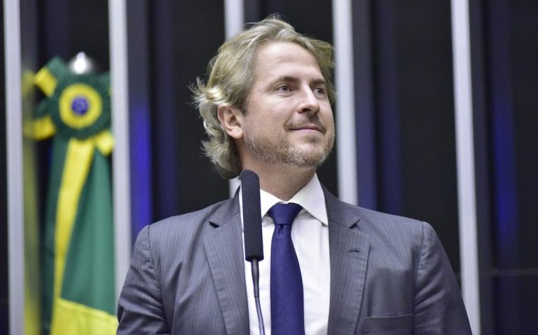 Câmara aprova projeto de compensação aos estados por perdas com ICMS de combustíveis