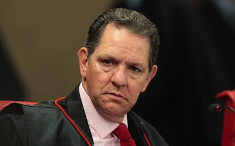Não é recomendável manter Queiroz preso, diz presidente do STJ