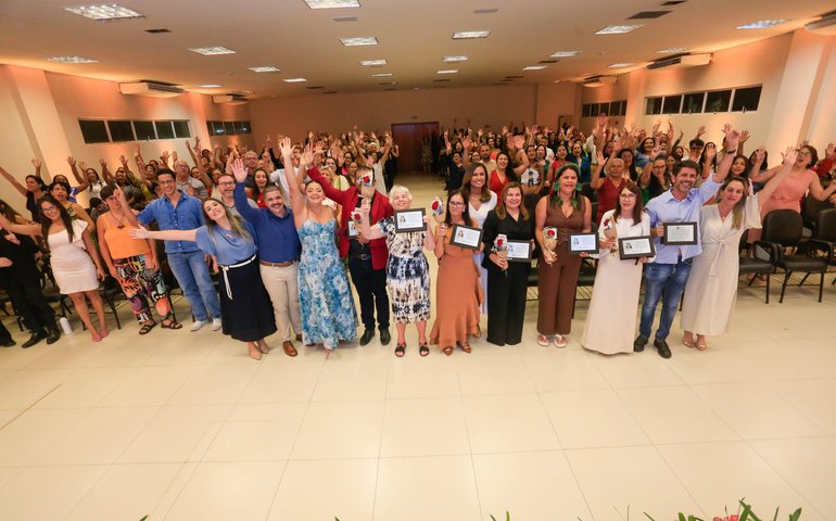 Comenda Maria Mariá eterniza nomes que fizeram história na educação infantil