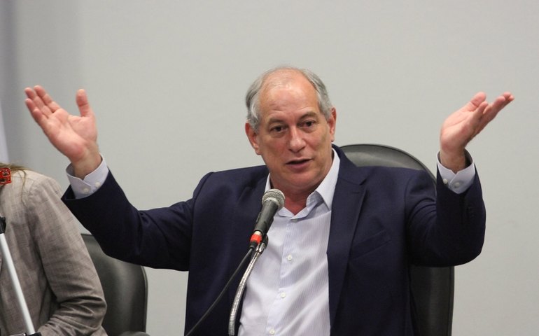 Após crítica a Bolsonaro, Ciro vira alvo da PF