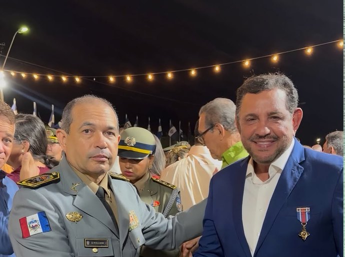 Neno da Laje recebe medalha Zumbi dos Palmares, maior honraria da Polícia Militar de Alagoas