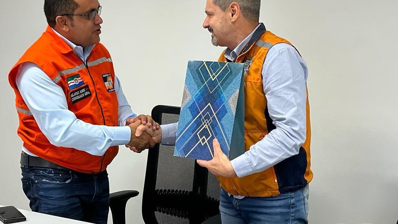 Defesa Civil vai para Blumenau conhecer aplicativo de monitoramento de chuvas e alertas