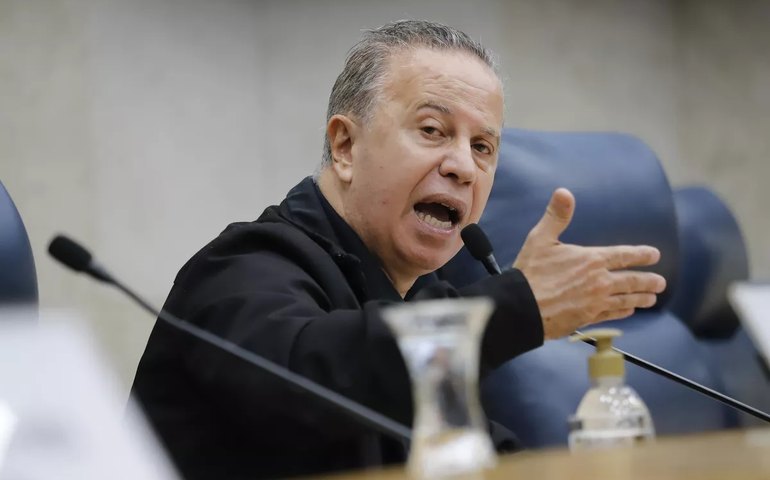 Juiz não vê racismo e absolve vereador Cristófaro por falar 'é coisa de preto'