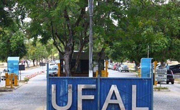 Ufal abre processo seletivo para transferência e reopção de cursos