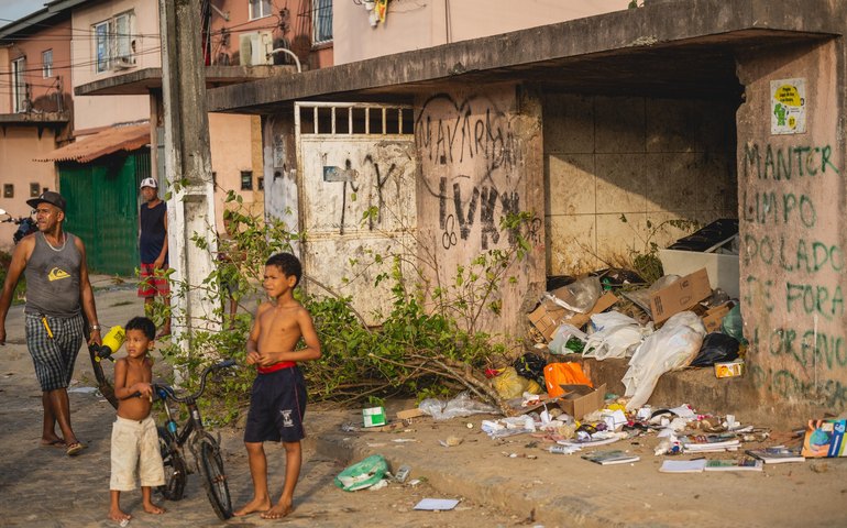 Rafael Brito percorre parte alta e lamenta abandono da região