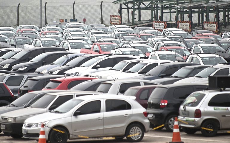 Falta de semicondutores pode parar montadoras em questão de semanas, alerta Anfavea