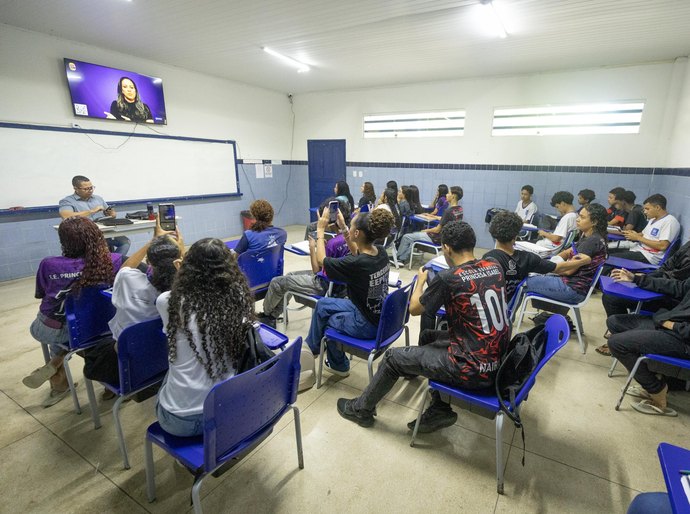 Governo e Senai firmam convênio para oferta de 2 mil vagas em cursos técnicos a alunos da rede estadual